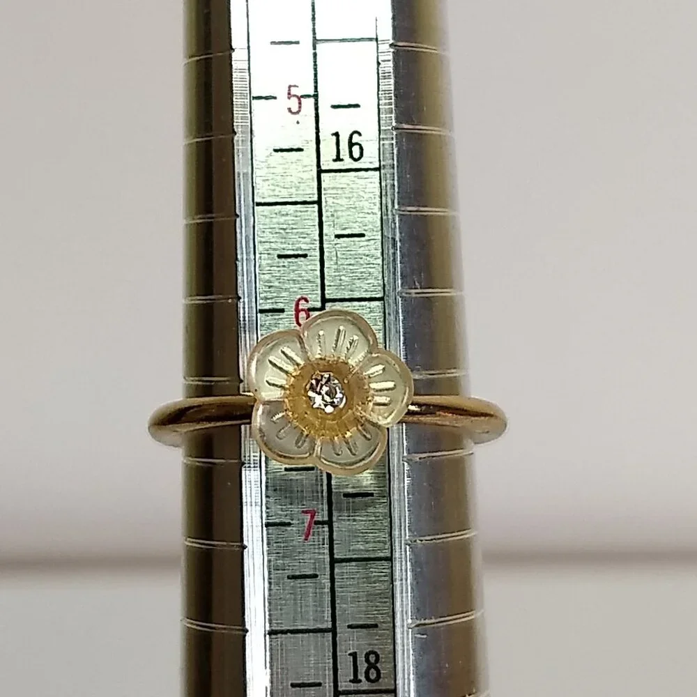 Gold Tone Pink Plastic Flower Clear Rhinestone Ring Size 6.5 Coquette Balletcore